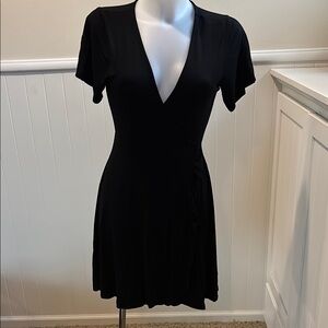 Pull&Bear Black V-Neck Flutter Sleeve Mini Dress